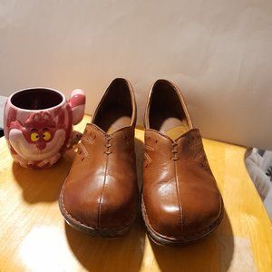 WOMEN'S  B. O. C  LEATHER CLOGS